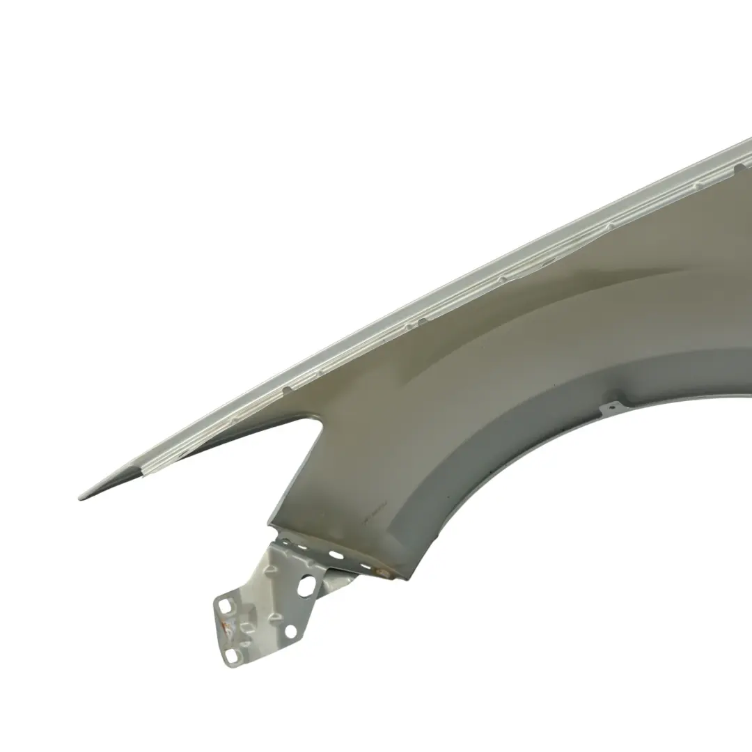MK4 Parafango Anteriore Destro Thunder Metallic 686 per Ford Mondeo con numero di parte 1702313 Ford Mondeo MK4 Parafango Anteriore Destro Thunder Metallic 686 - SKU 1702313-THU - Numero di parte 1702313