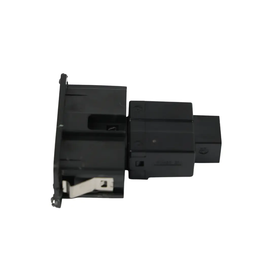 MK2 Presa Caricatore USB-C Porta Alimentazione per Volkswagen Crafter con numero di parte 17A035718 Volkswagen Crafter MK2 Presa Caricatore USB-C Porta Alimentazione - SKU 17A035718 - Numero di parte 17A035718