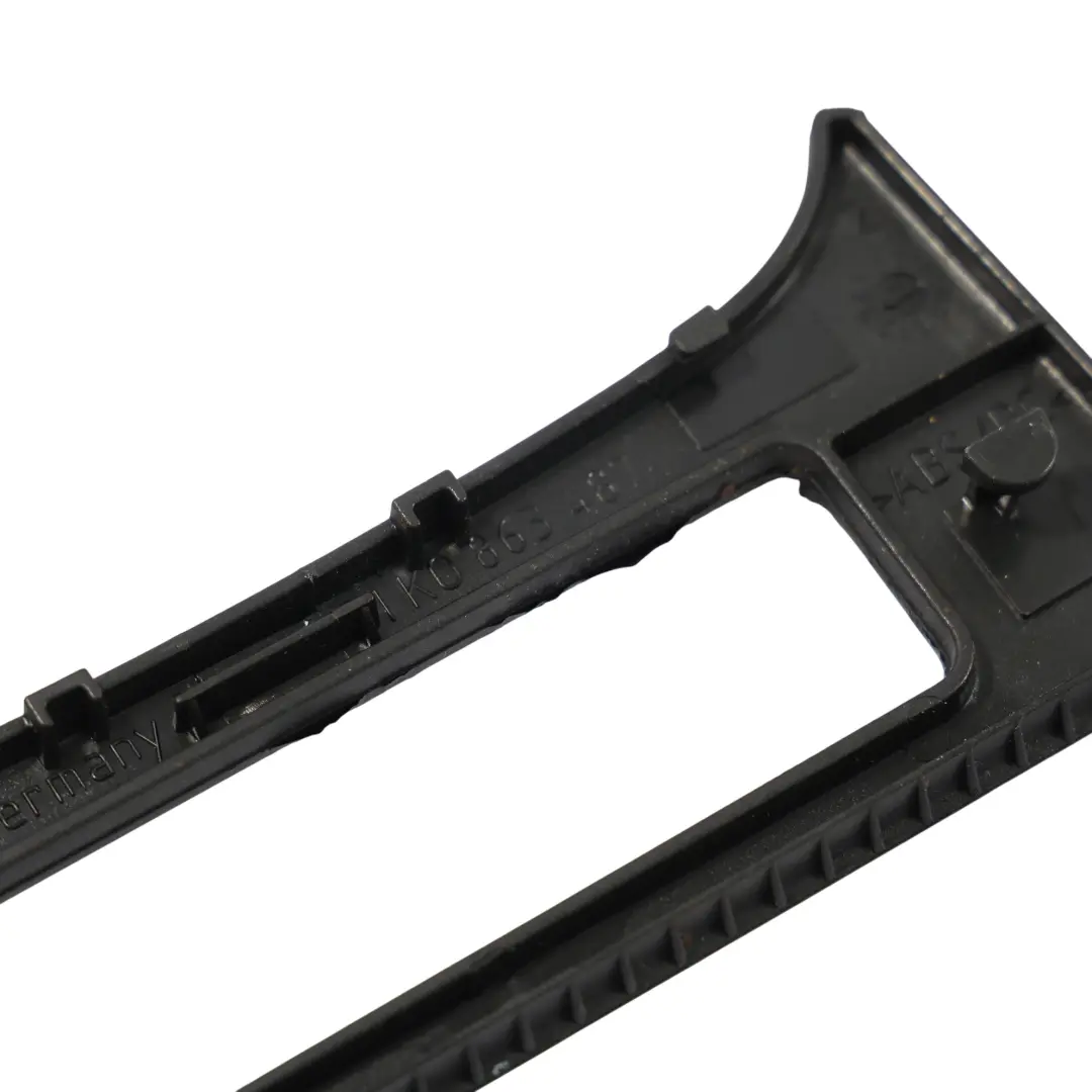 MK5 Aschenbecher Blende Abdeckung Vorne für Volkswagen Golf mit Teilenummer 1K0863487 Volkswagen Golf MK5 Aschenbecher Blende Abdeckung Vorne - SKU 1K0863487 - Teilenummer 1K0863487