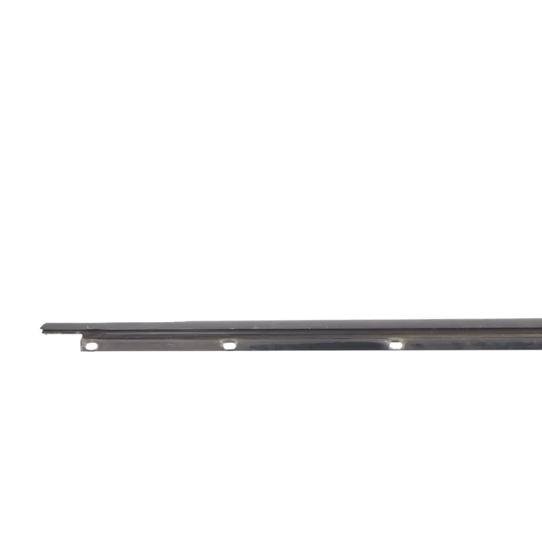 Mk5 Junta Ventana Puerta Delantera Izquierda para Volkswagen Golf con número de pieza 1K3837477D Volkswagen Golf Mk5 Junta Ventana Puerta Delantera Izquierda - SKU 1K3837477D - Número de pieza 1K3837477D