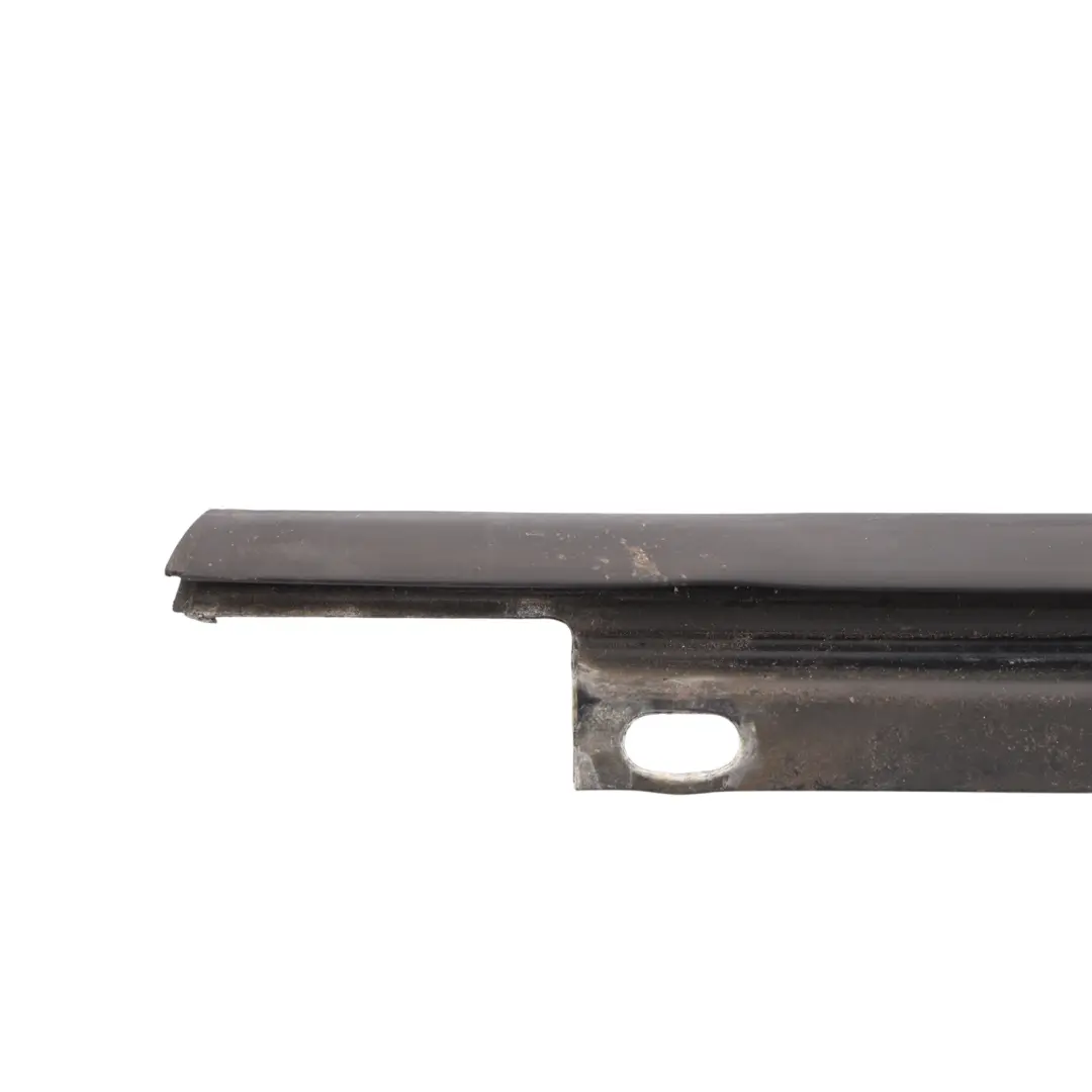 Mk5 Guarnizione Vetro Porta Anteriore Sinistra per Volkswagen Golf con numero di parte 1K3837477D Volkswagen Golf Mk5 Guarnizione Vetro Porta Anteriore Sinistra - SKU 1K3837477D - Numero di parte 1K3837477D