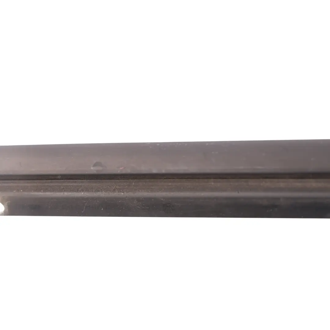Mk5 Junta Ventana Puerta Delantera Izquierda para Volkswagen Golf con número de pieza 1K3837477D Volkswagen Golf Mk5 Junta Ventana Puerta Delantera Izquierda - SKU 1K3837477D - Número de pieza 1K3837477D