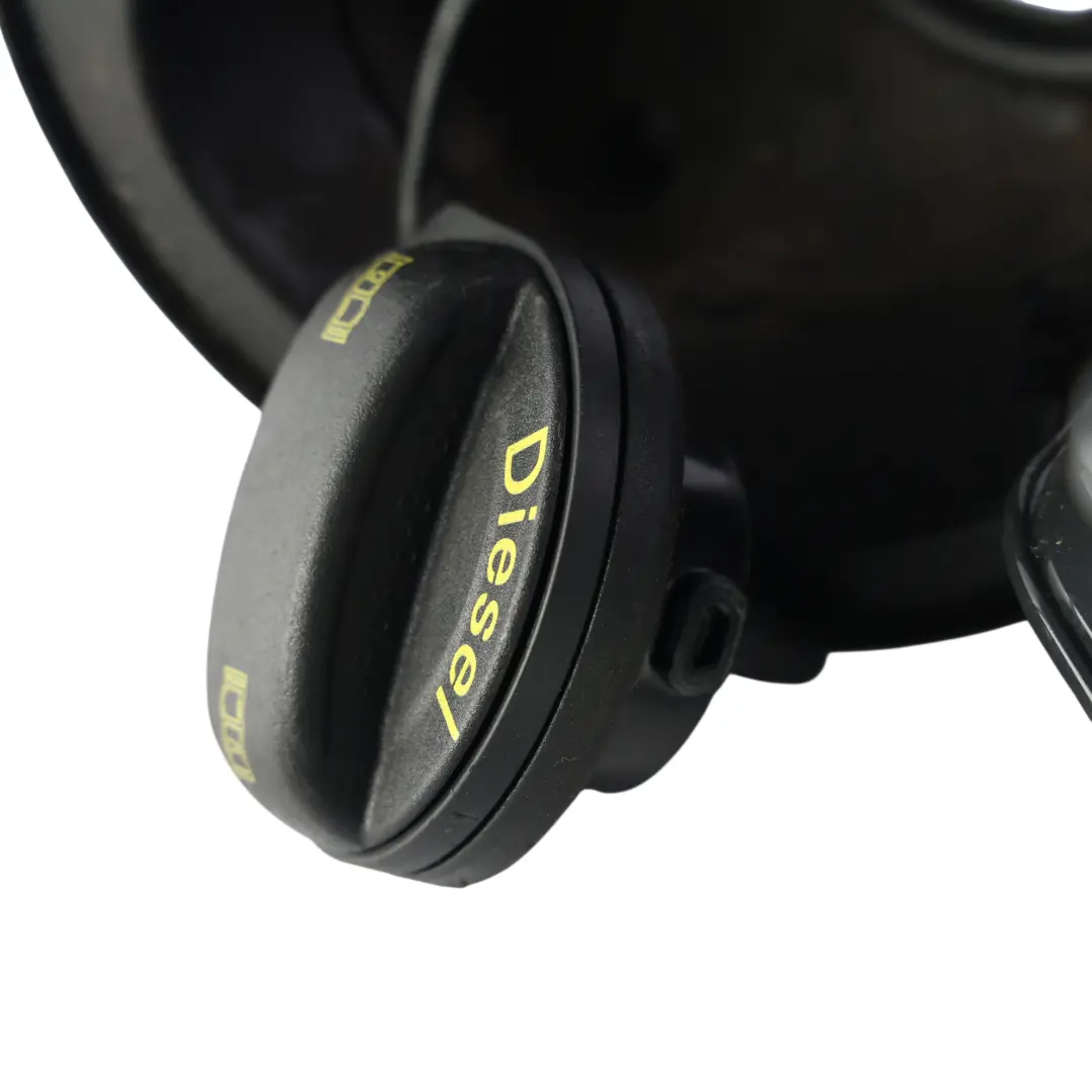 Mk5 Tankdeckel Klappe Abdeckung Urano Grau I7F für Volkswagen Golf mit Teilenummer 1K6809857C Volkswagen Golf Mk5 Tankdeckel Klappe Abdeckung Urano Grau I7F - SKU 1K6809857C-URG - Teilenummer 1K6809857C