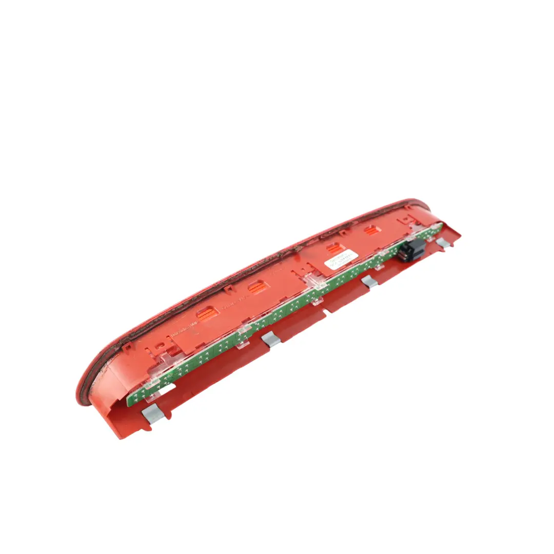 1K Tiguan 5N Trzecie Światło Stop do Volkswagen Passat B7 Golf o numerze 1K6945097A Volkswagen Passat B7 Golf 1K Tiguan 5N Trzecie Światło Stop - SKU 1K6945097A - Numer Części 1K6945097A