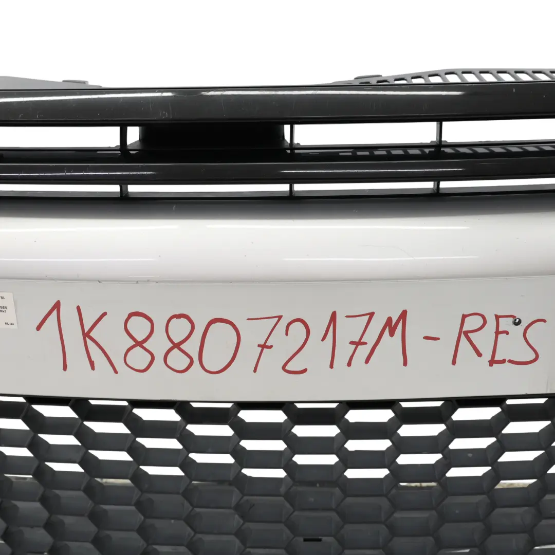 Mk3 Przedni Zderzak Panel Reflex Silver Srebrny Metalik - A7W do VW Scirocco o numerze 1K8807217M VW Scirocco Mk3 Przedni Zderzak Panel Reflex Silver Srebrny Metalik - A7W - SKU 1K8807217M-RES - Numer Części 1K8807217M