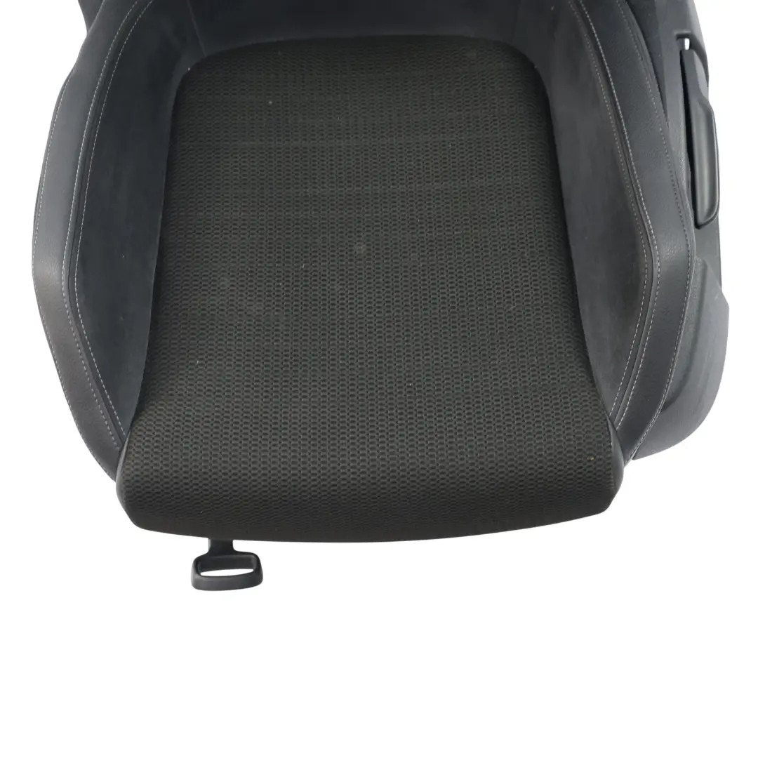 MK3 Vordersitz Stoff Alcantara Kunstleder Links für Volkswagen Scirocco mit Teilenummer 1K8881805CG Volkswagen Scirocco MK3 Vordersitz Stoff Alcantara Kunstleder Links - SKU 1K8881805CG-1 - Teilenummer 1K8881805CG