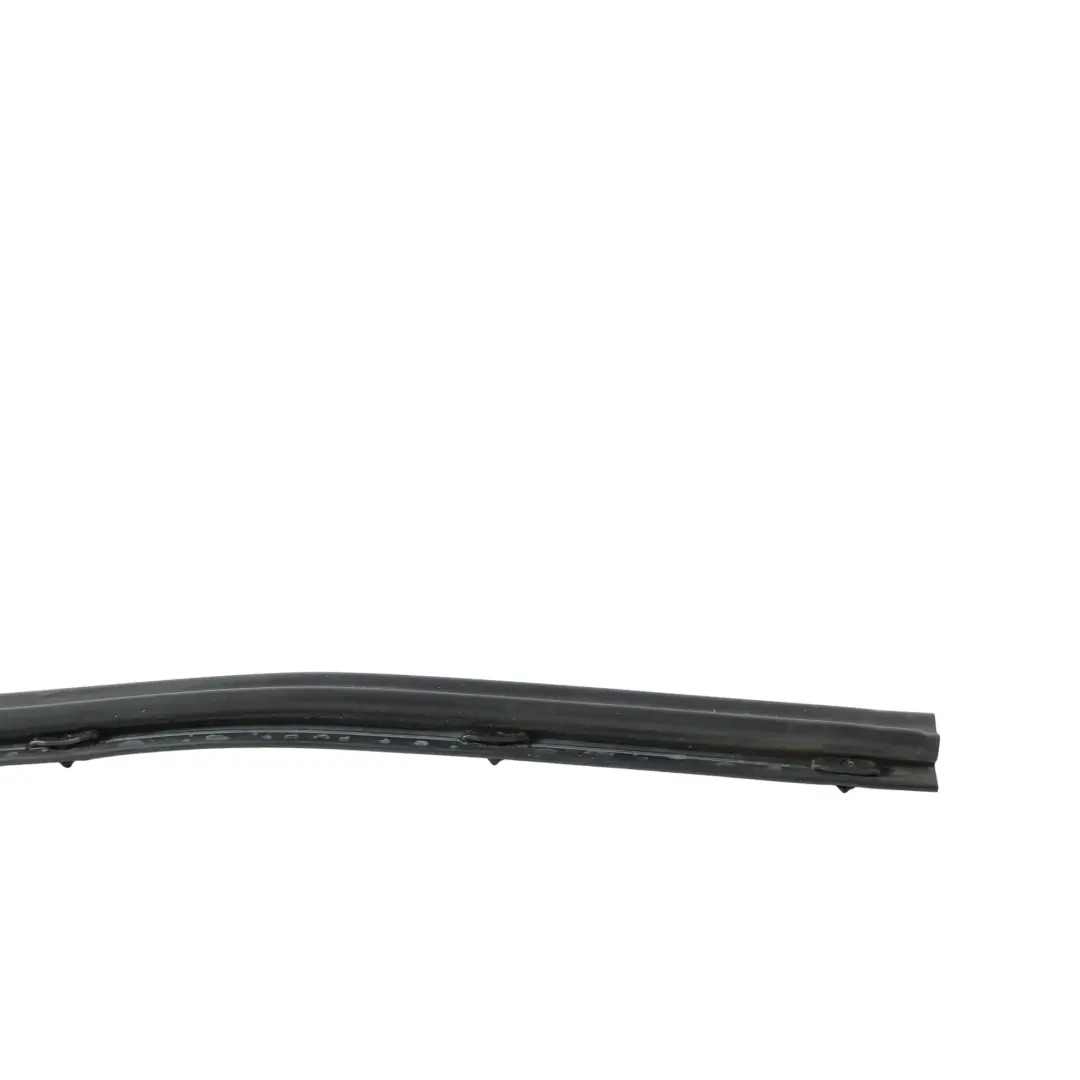 2K Guarnizione Gomma Cofano Destro per Volkswagen Caddy con numero di parte 1T0823708A Volkswagen Caddy 2K Guarnizione Gomma Cofano Destro - SKU 1T0823708A - Numero di parte 1T0823708A