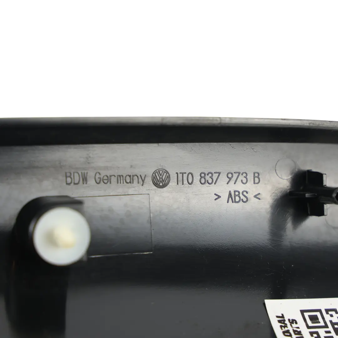Copertura Triangolo Specchietto Sinistro Nero per Volkswagen Touran 1T con numero di parte 1T0837973B Volkswagen Touran 1T Copertura Triangolo Specchietto Sinistro Nero - SKU 1T0837973B - Numero di parte 1T0837973B