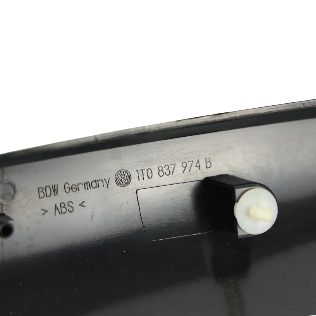 Volkswagen Touran 1T Tapa Triangular Retrovisor Derecho Negro - SKU 1T0837974B - Número de pieza 1T0837974B
