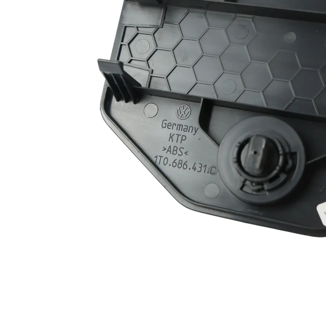 Rivestimento Portellone Bagagliaio Posteriore 1T0868431C per Volkswagen Touran 1T con numero di parte 1T0686431C Volkswagen Touran 1T Rivestimento Portellone Bagagliaio Posteriore 1T0868431C - SKU 1T0686431C - Numero di parte 1T0686431C