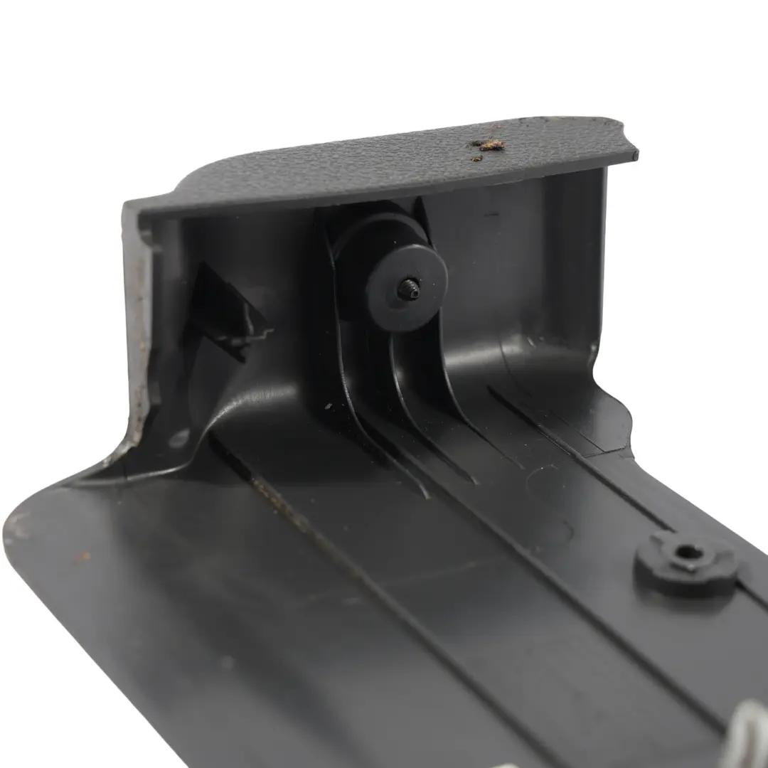 Osłona Fotela Przednia Czarna Lewa do Volkswagen Touran 1T o numerze 1T0881457G Volkswagen Touran 1T Osłona Fotela Przednia Czarna Lewa - SKU 1T0881457G - Numer Części 1T0881457G