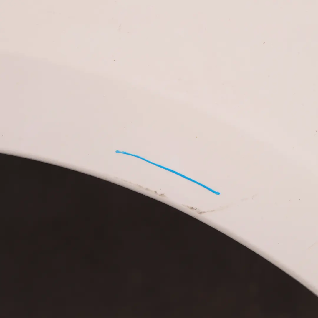 Panel lateral Fender Wing Delantero Izquierdo Alpinweiss Blanco - 300 para BMW E92 con número de pieza 2155919 BMW E92 Panel lateral Fender Wing Delantero Izquierdo Alpinweiss Blanco - 300 - SKU 2155919-AW - Número de pieza 2155919