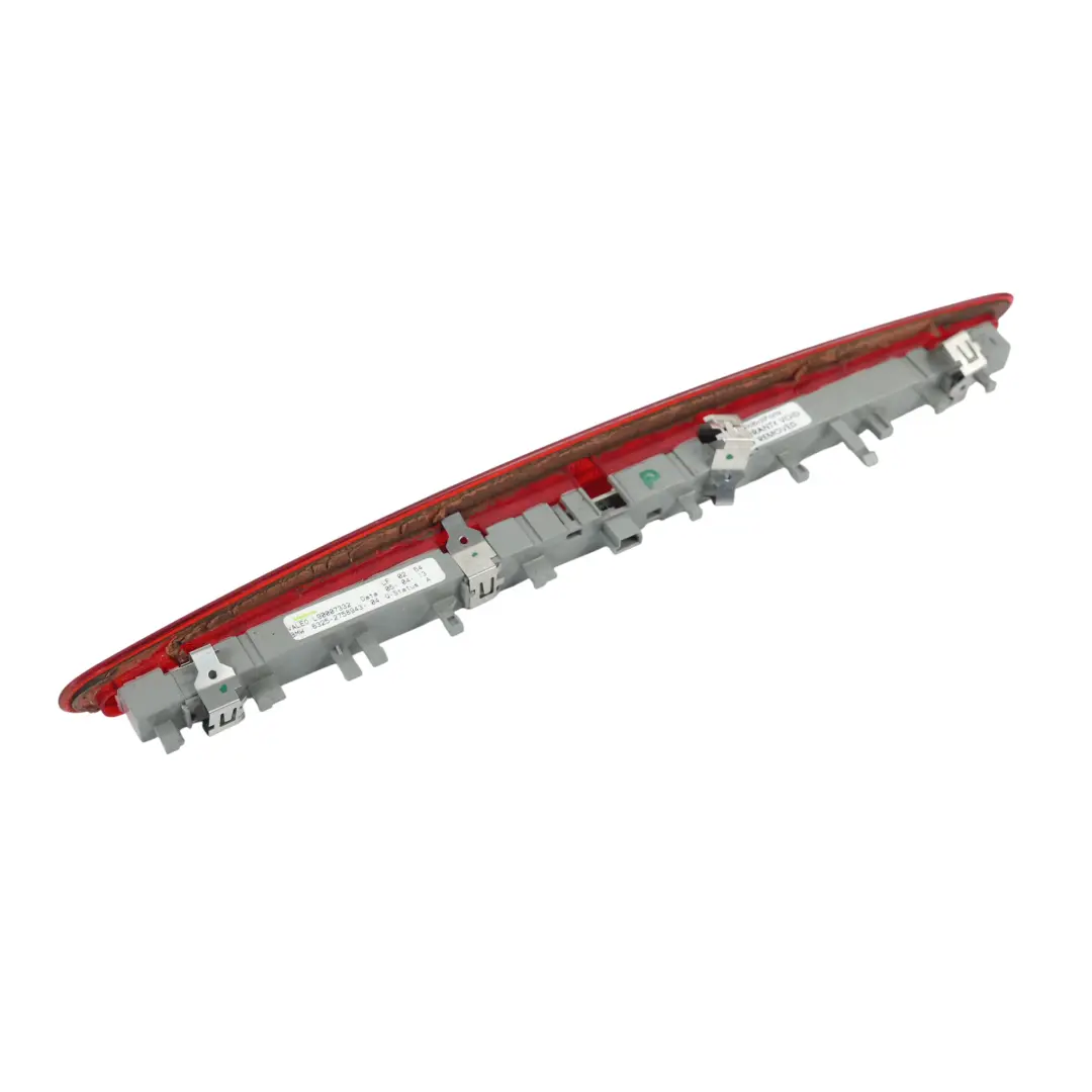 Trzecia Lampa Stop Tylna Centralna Czerwona do Mini Roadster R59 o numerze 2758943 Mini Roadster R59 Trzecia Lampa Stop Tylna Centralna Czerwona - SKU 2758943-1 - Numer Części 2758943