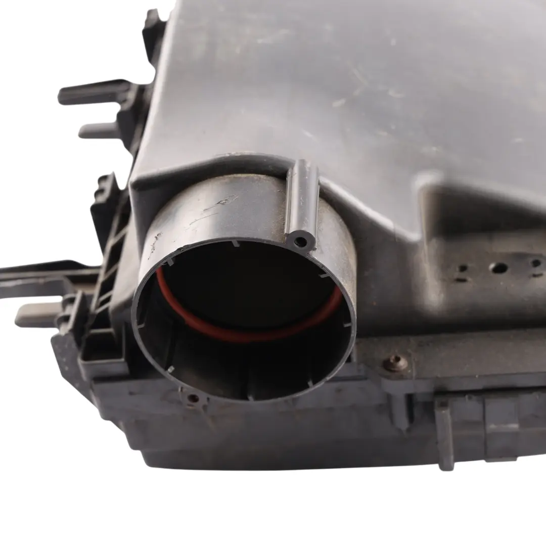 Mk1 Air Filter Box Housing 2.0 TDI to Volkswagen Crafter 2E with Part number 2E0129601D Volkswagen Crafter 2E Mk1 Air Filter Box Housing 2.0 TDI - SKU 2E0129601D - Part number 2E0129601D