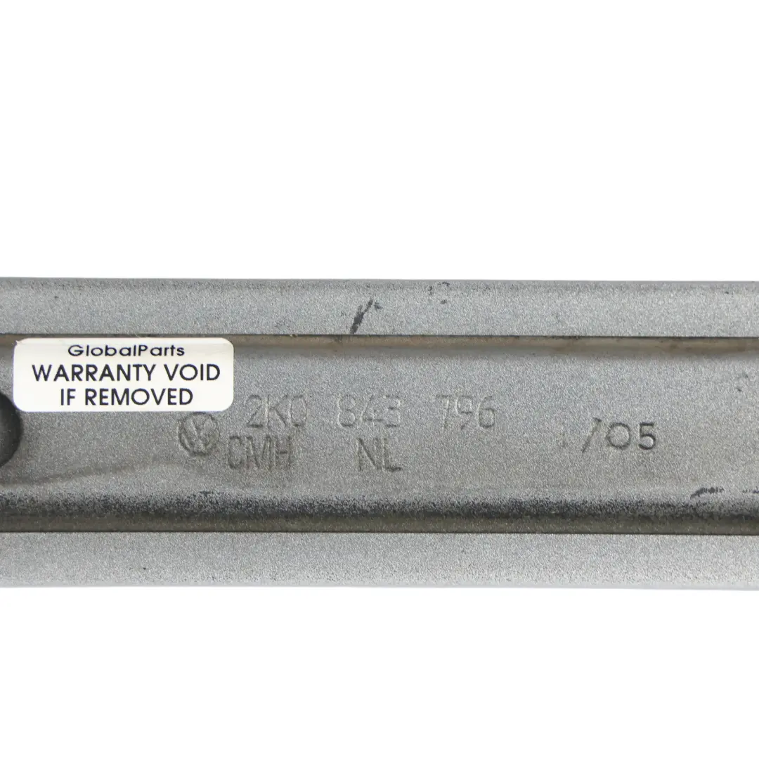VW Caddy Mk3 Osłona Szyny Przesuwnej Prawa Srebrny Reflex A7W - SKU 2K0843796B-RES - Numer Części 2K0843796B