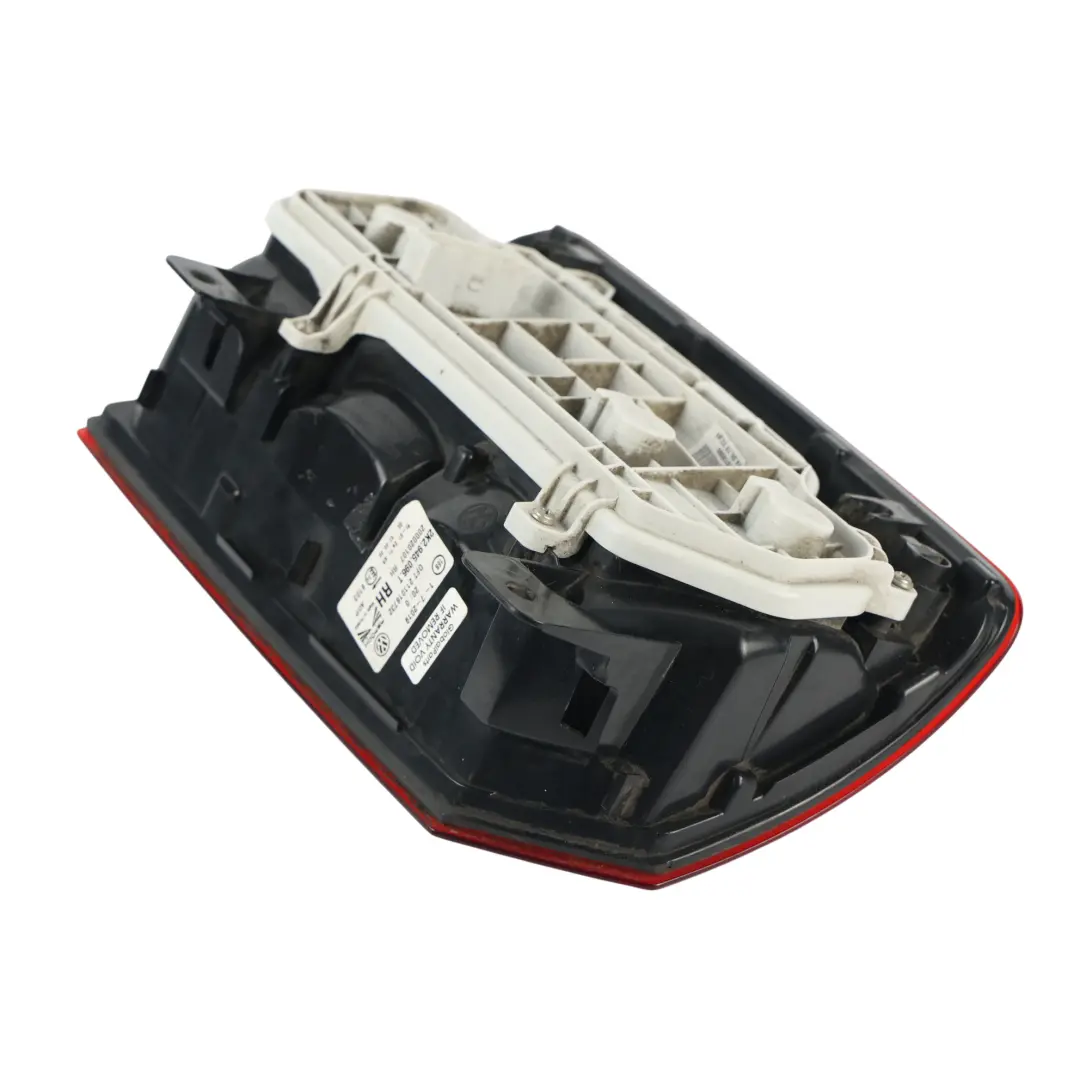 2K Lampa Tylna Lewa do Volkswagen Caddy Maxi o numerze 2K2945096T Volkswagen Caddy Maxi 2K Lampa Tylna Lewa - SKU 2K2945096T - Numer Części 2K2945096T