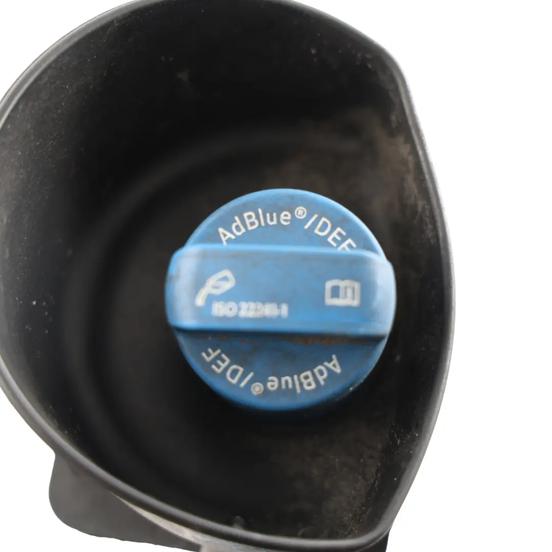 MK3 AdBlue Tank Einfüllstutzen 2.0 TDI für Volkswagen Caddy Maxi mit Teilenummer 2K5131965A Volkswagen Caddy Maxi MK3 AdBlue Tank Einfüllstutzen 2.0 TDI - SKU 2K5131965A - Teilenummer 2K5131965A
