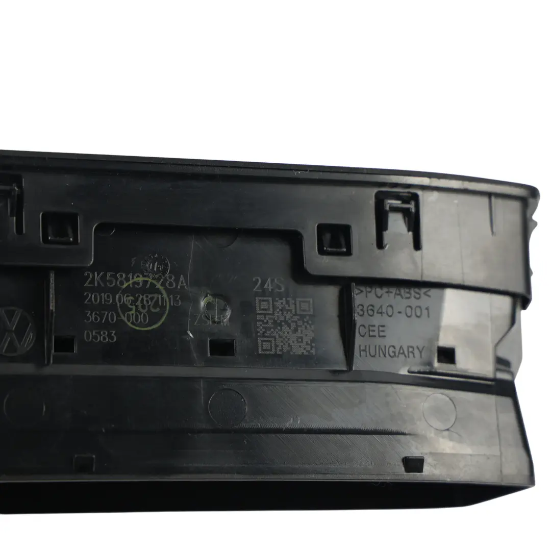 2K Rejilla Aire Central Negro Satinado para Volkswagen Caddy Maxi con número de pieza 2K5819728A Volkswagen Caddy Maxi 2K Rejilla Aire Central Negro Satinado - SKU 2K5819728A - Número de pieza 2K5819728A