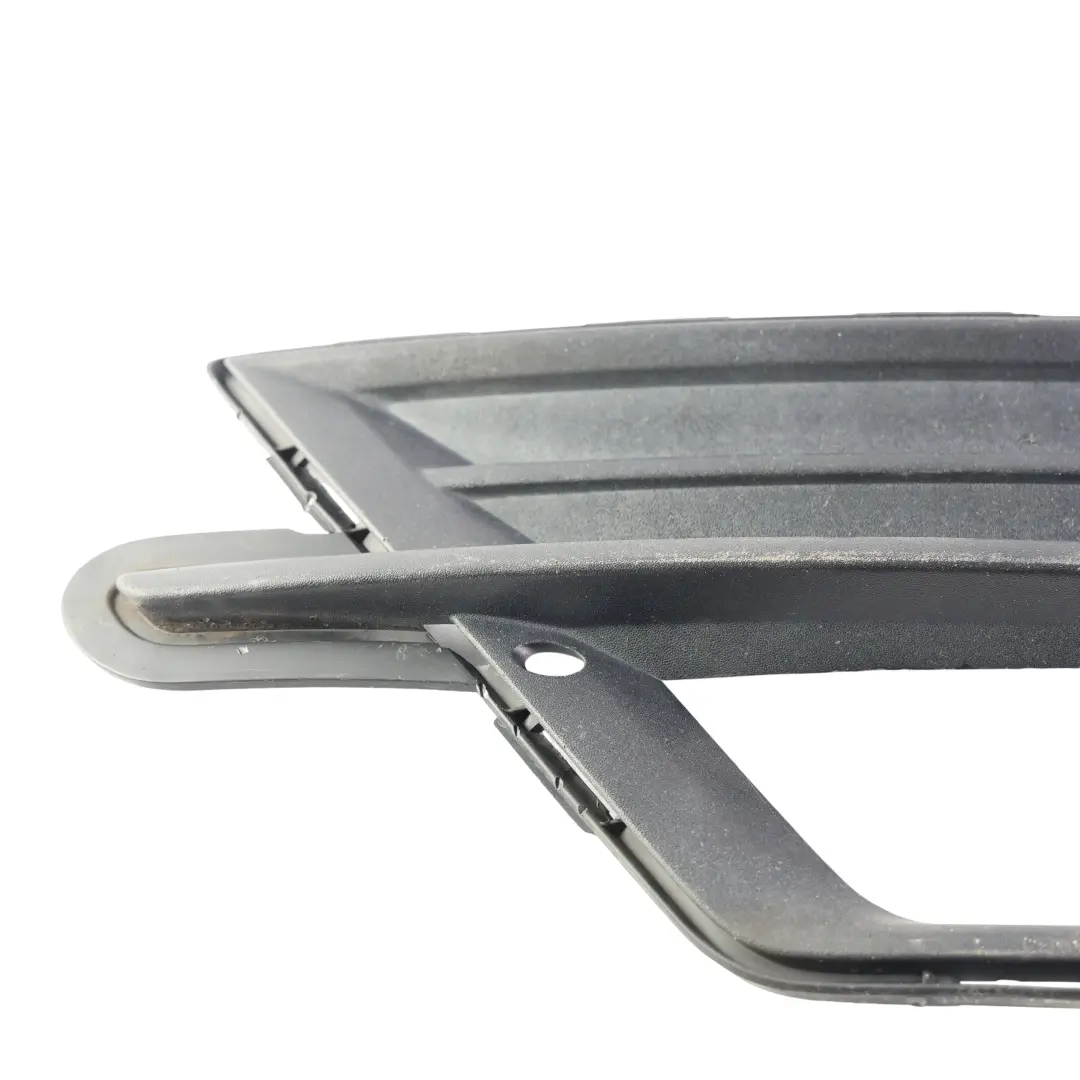 2K Stoßstange Gitter Nebelscheinwerfer Blende Links für Volkswagen Caddy mit Teilenummer 2K5853665C Volkswagen Caddy 2K Stoßstange Gitter Nebelscheinwerfer Blende Links - SKU 2K5853665C - Teilenummer 2K5853665C