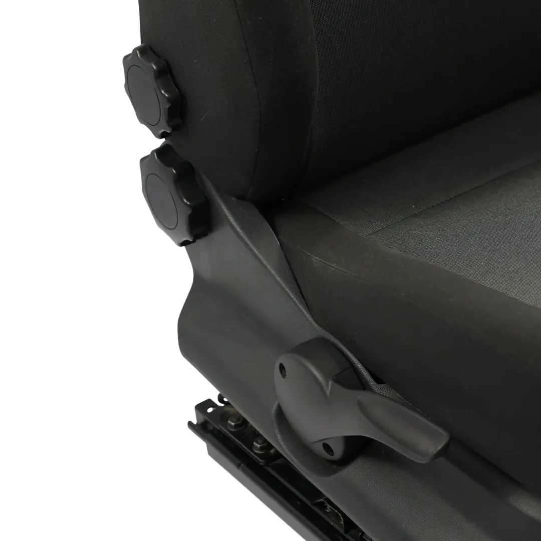 2K Fotel Przedni Prawy Materiałowy Czarny do Volkswagen Caddy o numerze 2K5881806GB Volkswagen Caddy 2K Fotel Przedni Prawy Materiałowy Czarny - SKU 2K5881806GB-1 - Numer Części 2K5881806GB