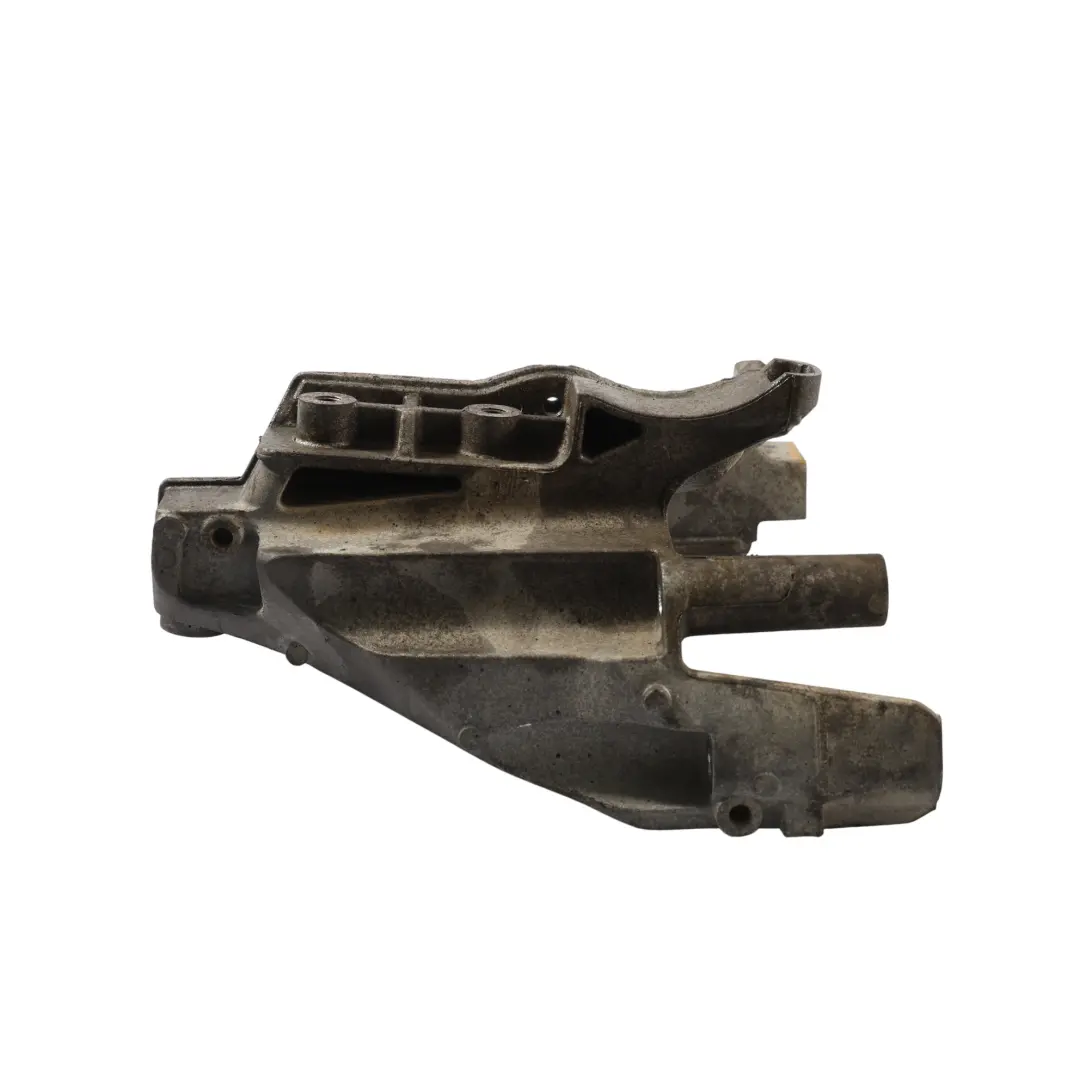 Uchwyt Mocowania Półosi Prawy do Volkswagen Crafter Sy o numerze 2N0407104C Volkswagen Crafter Sy Uchwyt Mocowania Półosi Prawy - SKU 2N0407104C - Numer Części 2N0407104C