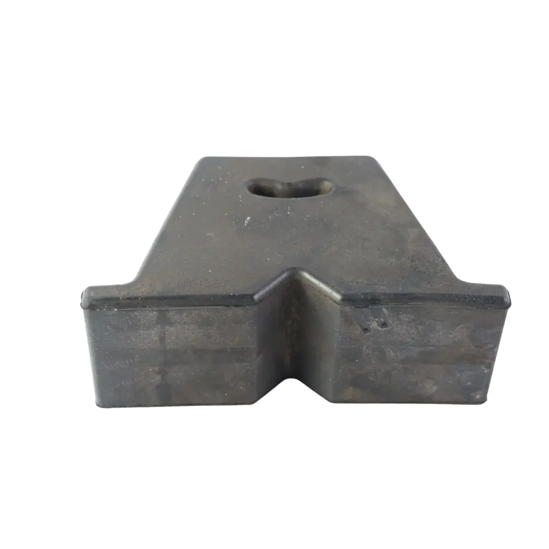 Tampone Gomma Balestra Sospensione Posteriore per Volkswagen Crafter SY con numero di parte 2N0511153 Volkswagen Crafter SY Tampone Gomma Balestra Sospensione Posteriore - SKU 2N0511153 - Numero di parte 2N0511153