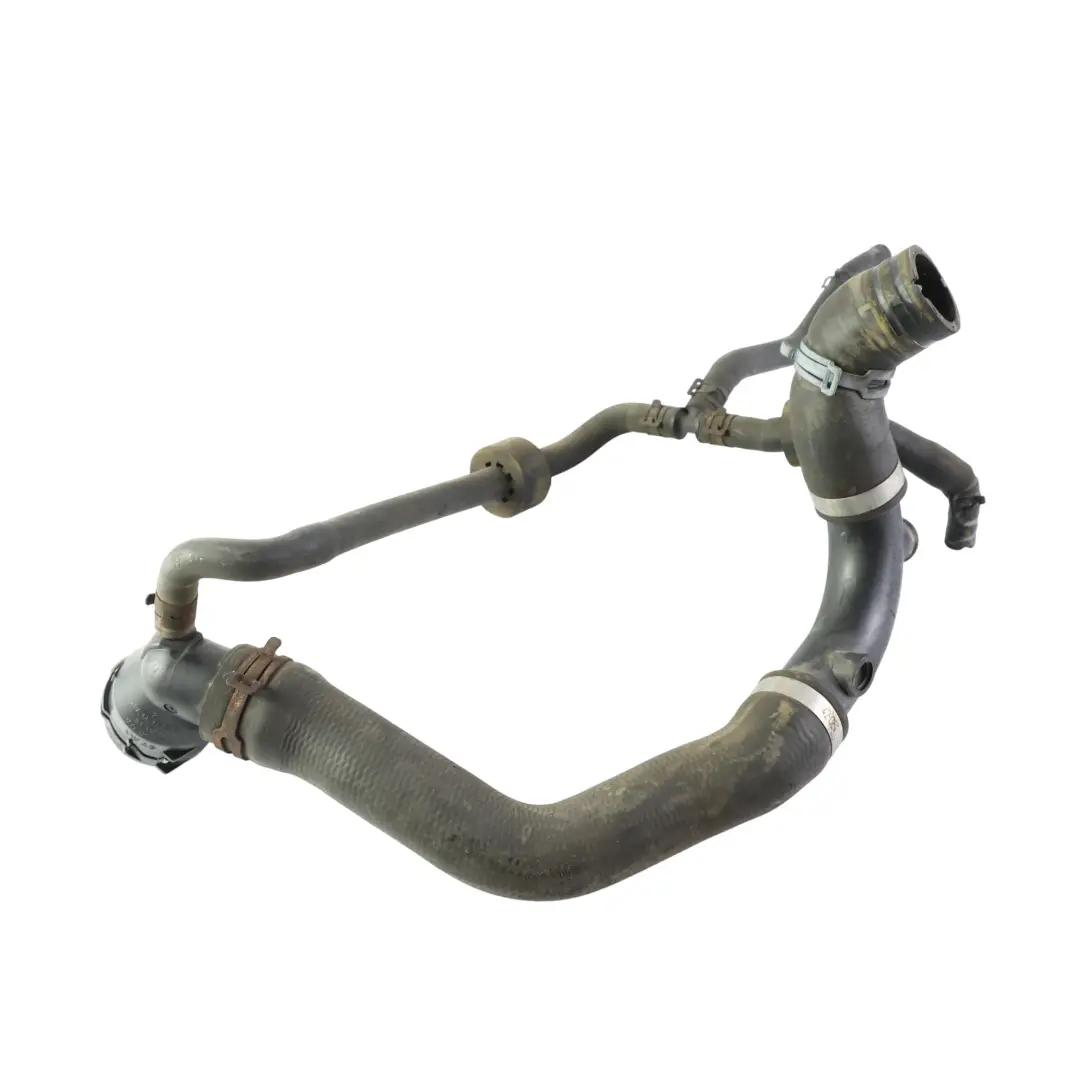 Tubo Manicotto Radiatore Superiore 2.0 TDI per Volkswagen Passat B7 con numero di parte 3AA122101F Volkswagen Passat B7 Tubo Manicotto Radiatore Superiore 2.0 TDI - SKU 3AA122101F - Numero di parte 3AA122101F