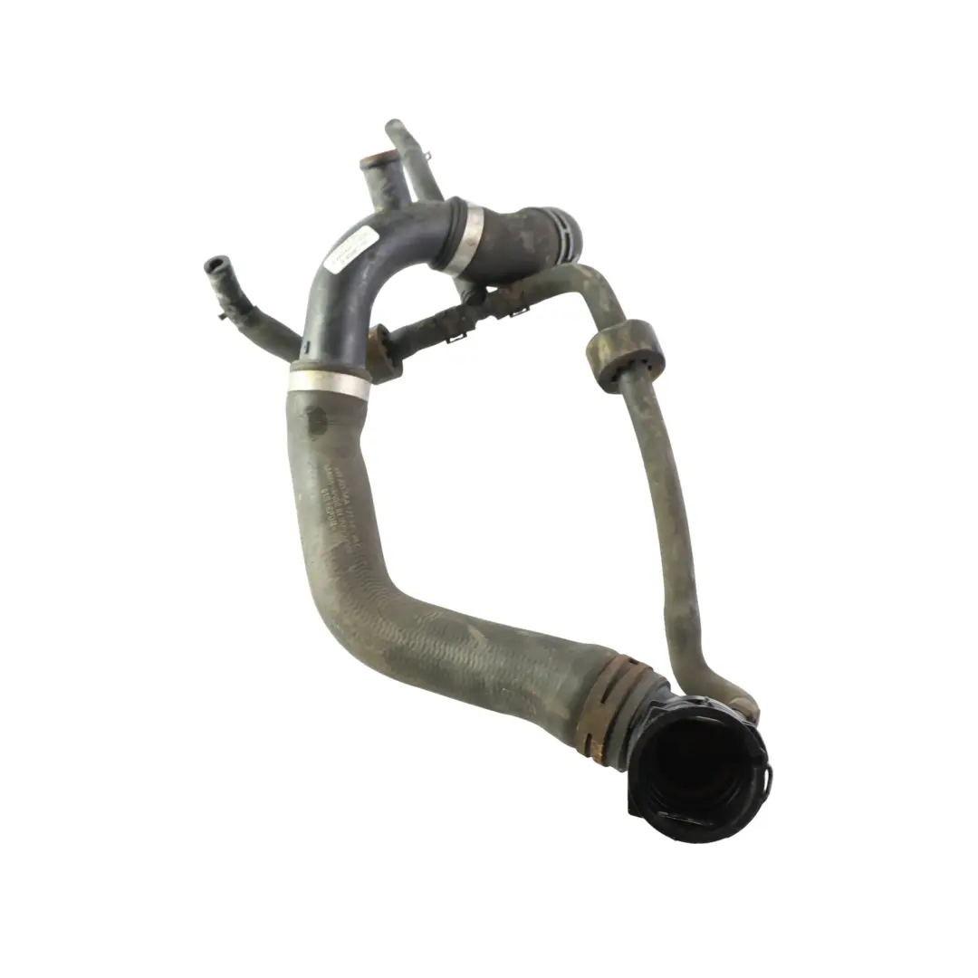 Tubo Manicotto Radiatore Superiore 2.0 TDI per Volkswagen Passat B7 con numero di parte 3AA122101F Volkswagen Passat B7 Tubo Manicotto Radiatore Superiore 2.0 TDI - SKU 3AA122101F - Numero di parte 3AA122101F