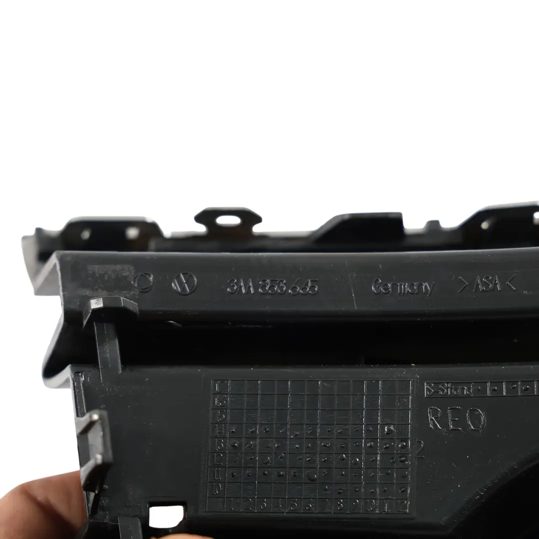 Nebelscheinwerfer Gitter Vorne Unten Chrom Links für Volkswagen Passat B7 mit Teilenummer 3AA853665 Volkswagen Passat B7 Nebelscheinwerfer Gitter Vorne Unten Chrom Links - SKU 3AA853665 - Teilenummer 3AA853665