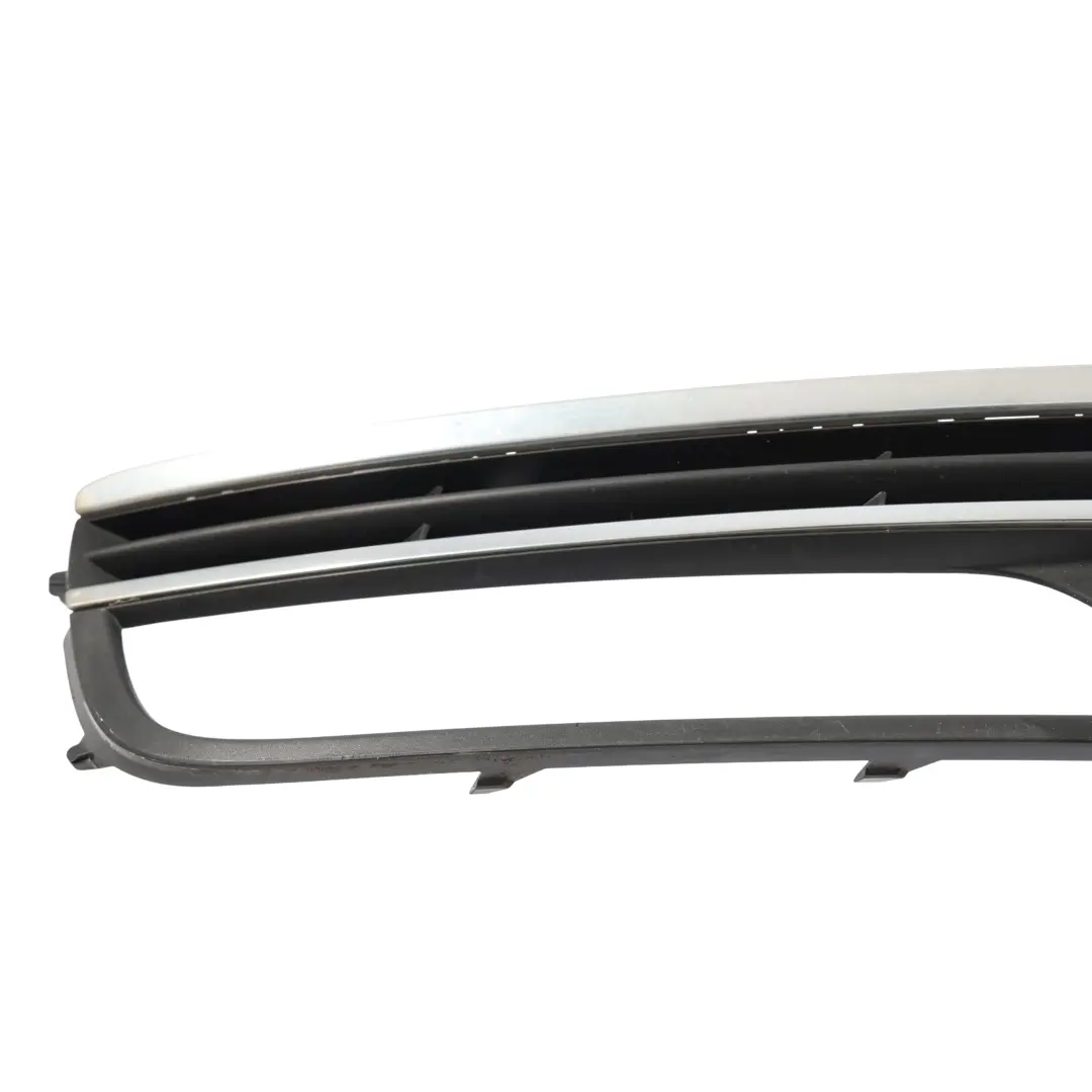 Nebelscheinwerfer Gitter Vorne Unten Chrom Links für Volkswagen Passat B7 mit Teilenummer 3AA853665 Volkswagen Passat B7 Nebelscheinwerfer Gitter Vorne Unten Chrom Links - SKU 3AA853665 - Teilenummer 3AA853665