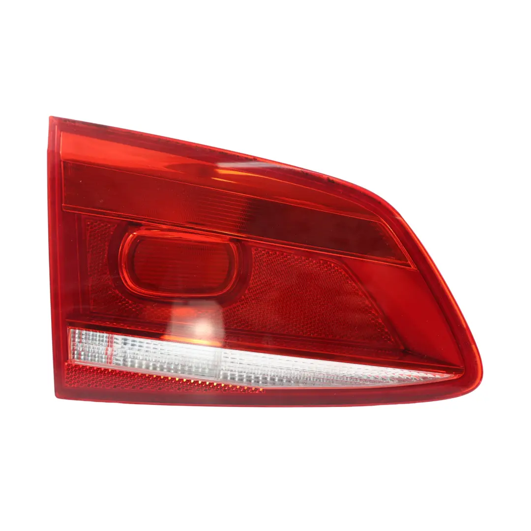 Volkswagen Passat B7 Feu Arrière Intérieur Gauche Côté Passager - SKU 3AF945093C - Numéro de pièce 3AF945093C