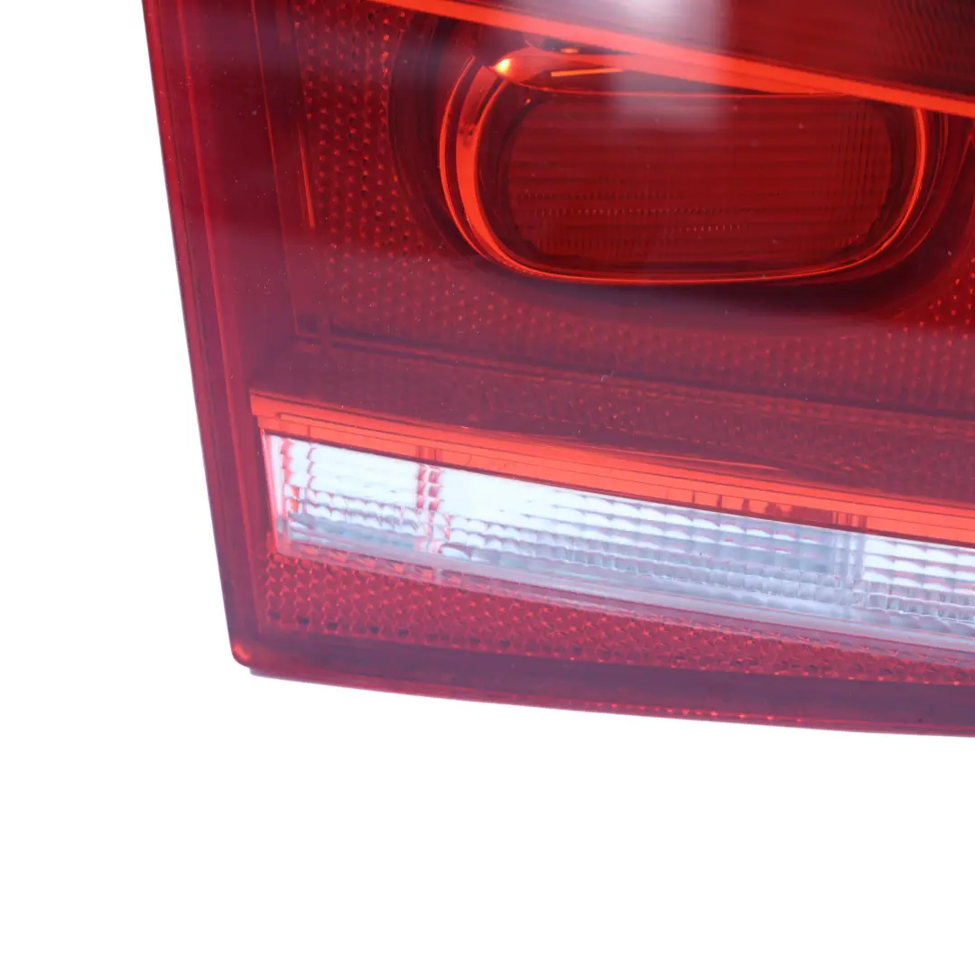 Volkswagen Passat B7 Feu Arrière Intérieur Gauche Côté Passager - SKU 3AF945093C - Numéro de pièce 3AF945093C