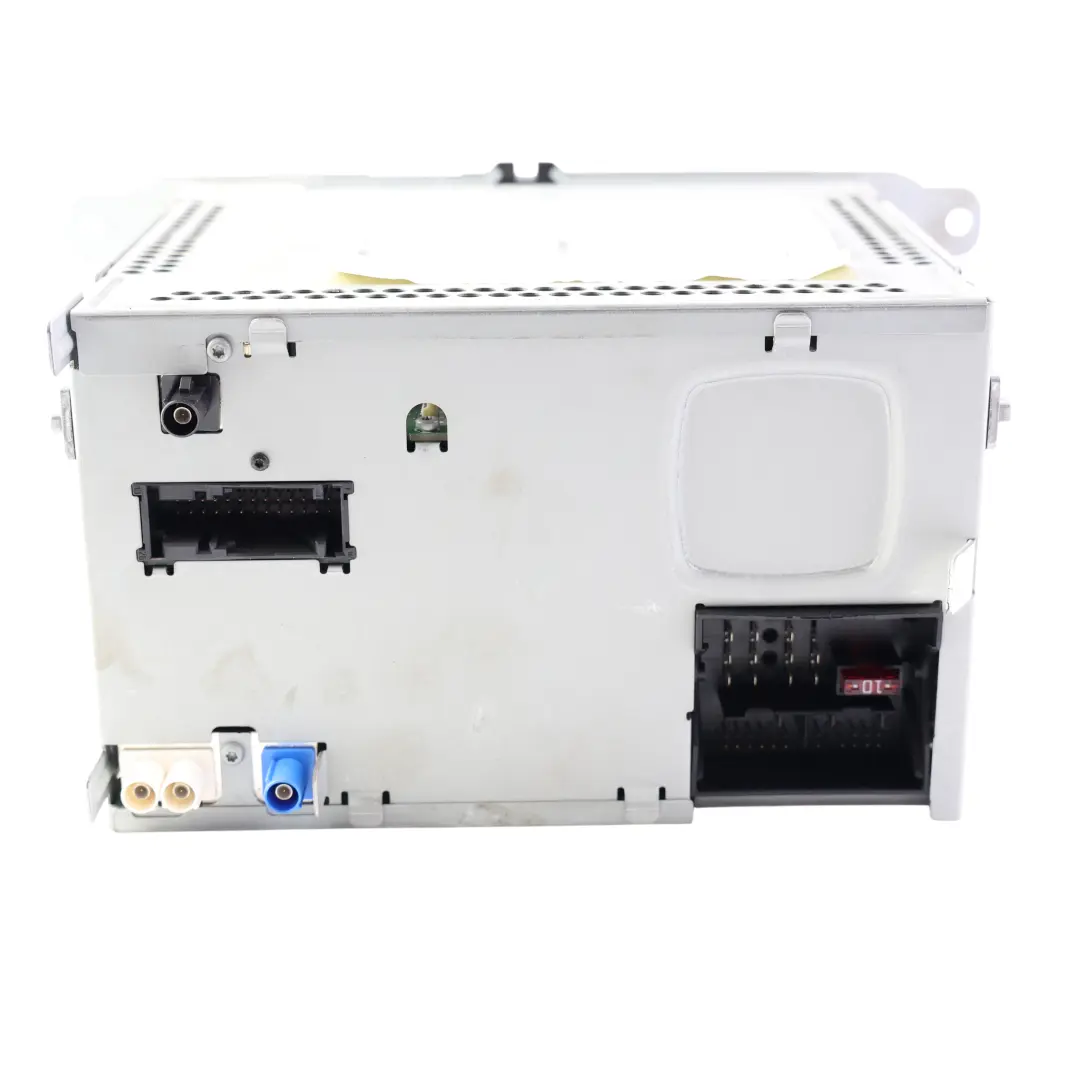 Radio Navigation Satellite Unité pour Volkswagen Passat B7 CC Beetle à propos du numéro de pièce 3C0035279G Volkswagen Passat B7 CC Beetle Radio Navigation Satellite Unité - SKU 3C0035279G - Numéro de pièce 3C0035279G