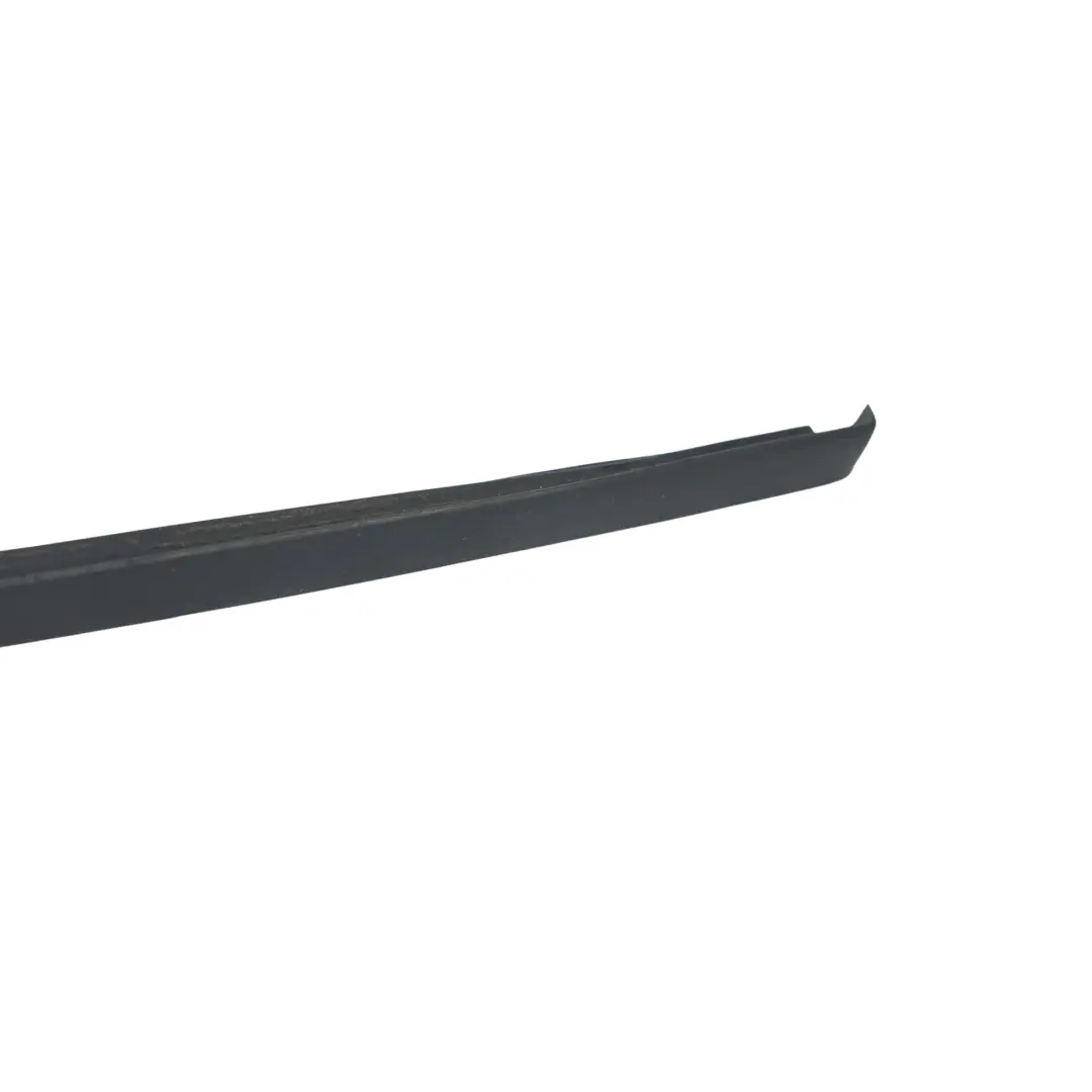 Moldura Parabrisas Delantera Izquierda para Volkswagen Passat B6 con número de pieza 3C0854327B Volkswagen Passat B6 Moldura Parabrisas Delantera Izquierda - SKU 3C0854327B - Número de pieza 3C0854327B