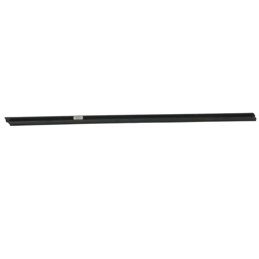 Uszczelka Szyby Przednia Wewnętrzna Lewa do Volkswagen Passat B6 o numerze 3C4837471B Volkswagen Passat B6 Uszczelka Szyby Przednia Wewnętrzna Lewa - SKU 3C4837471B - Numer Części 3C4837471B