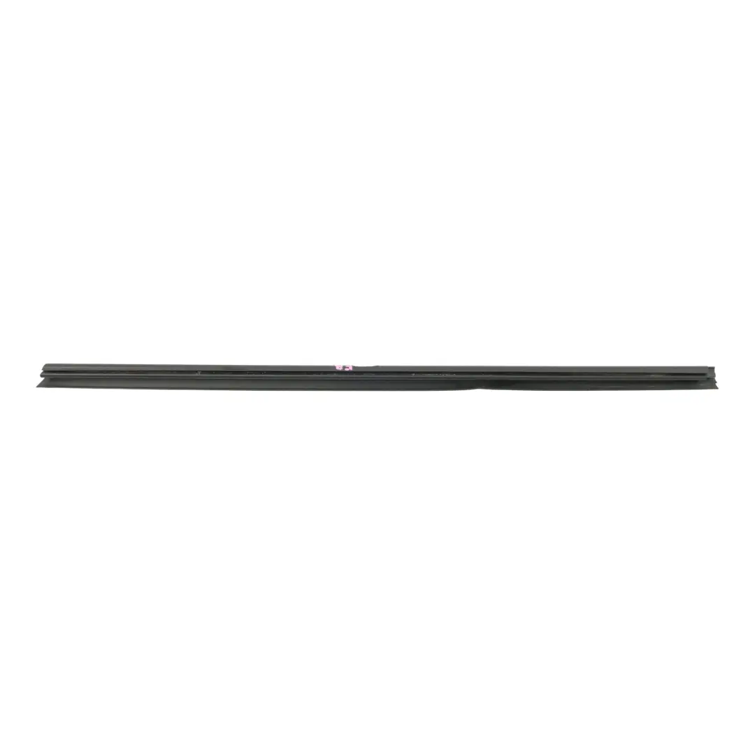 Burletes Puerta Delantera Derecha para Volkswagen Passat B6 con número de pieza 3C4837472B Volkswagen Passat B6 Burletes Puerta Delantera Derecha - SKU 3C4837472B - Número de pieza 3C4837472B