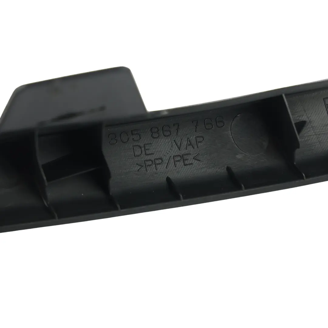 Moldura Pilar C Inferior Trasero Derecho para Volkswagen Passat B6 con número de pieza 3C5867766B Volkswagen Passat B6 Moldura Pilar C Inferior Trasero Derecho - SKU 3C5867766B - Número de pieza 3C5867766B
