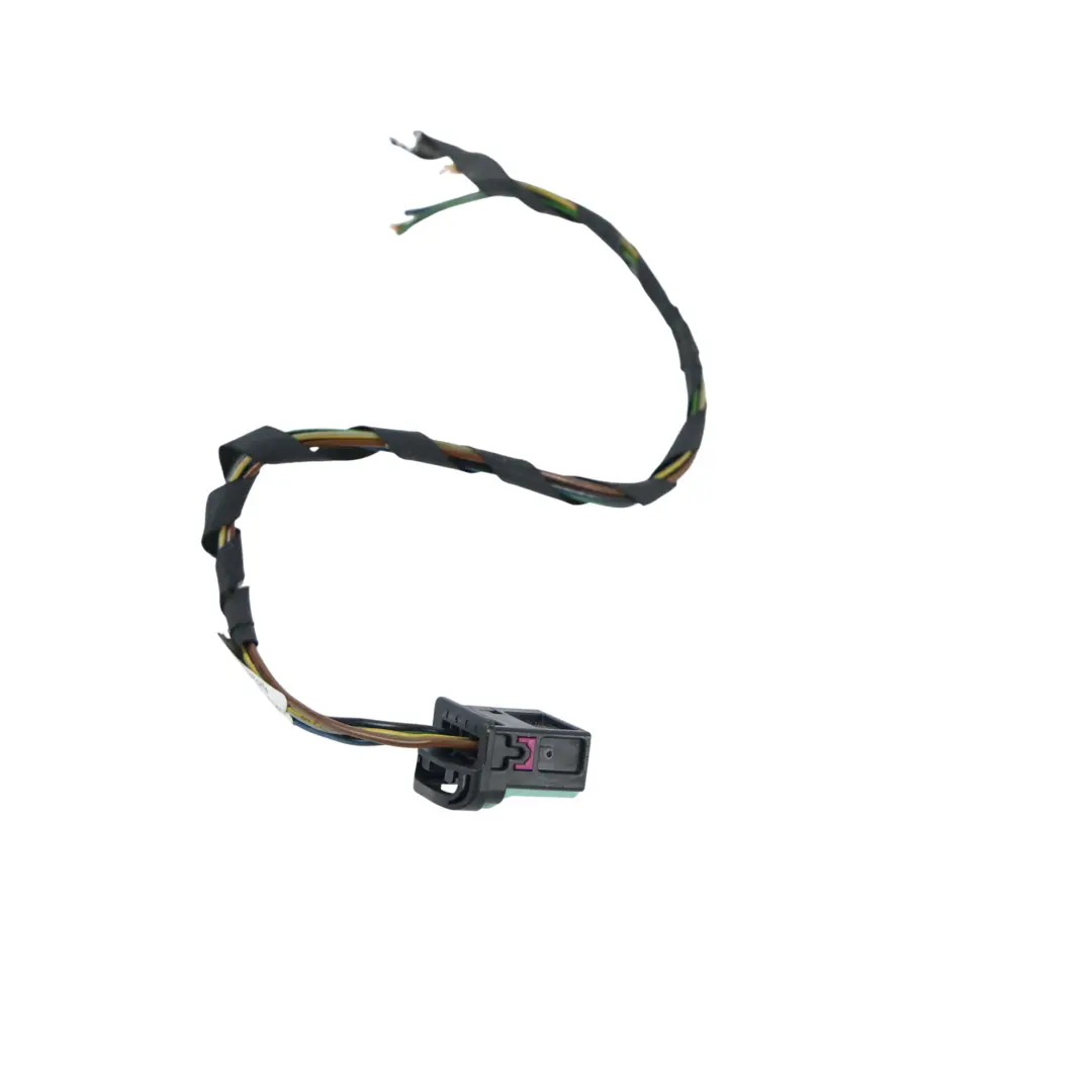 Wiązka Kabli Lampy Tylnej Prawa do Volkswagen Passat B6 Sedan o numerze 3C5945096H Volkswagen Passat B6 Sedan Wiązka Kabli Lampy Tylnej Prawa - SKU 3C5945096H-1 - Numer Części 3C5945096H