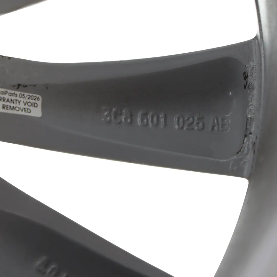 Mk3 Silver Wheel Alloy Rim 18" 8J ET:41 to Volkswagen Scirocco with Part number 3C8601025AB Volkswagen Scirocco Mk3 Silver Wheel Alloy Rim 18" 8J ET:41 - SKU 3C8601025AB-3 - Part number 3C8601025AB
