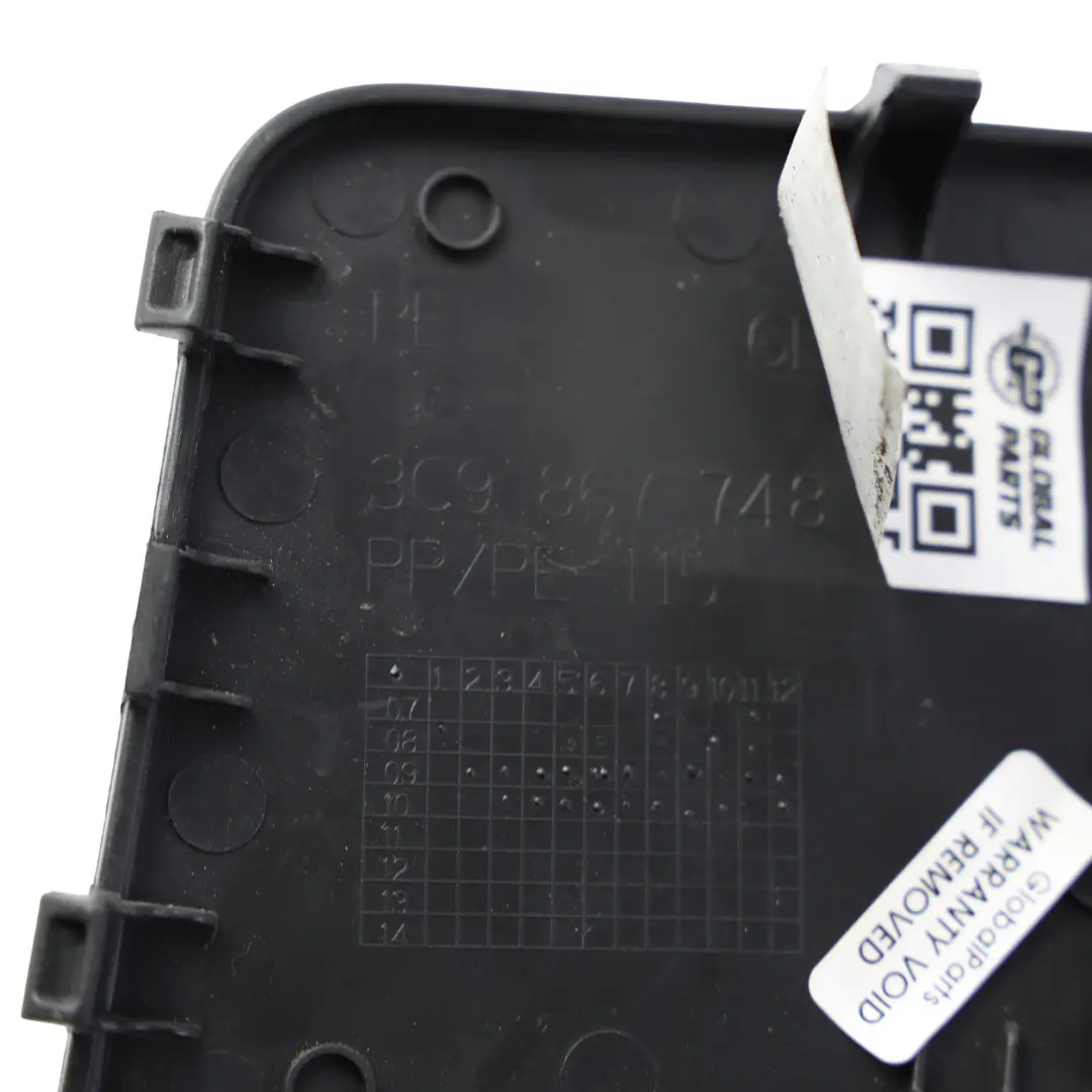 Volkswagen Passat B7 Cache Panneau Hayon Coffre Droit - SKU 3C9867748 - Numéro de pièce 3C9867748