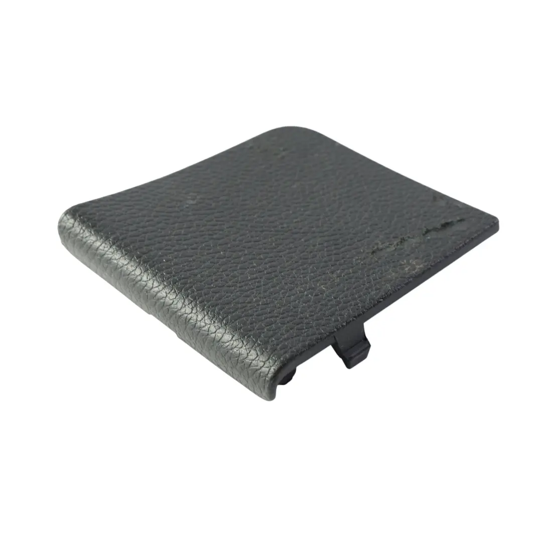 Cache Panneau Hayon Coffre Droit pour Volkswagen Passat B7 à propos du numéro de pièce 3C9867748 Volkswagen Passat B7 Cache Panneau Hayon Coffre Droit - SKU 3C9867748 - Numéro de pièce 3C9867748