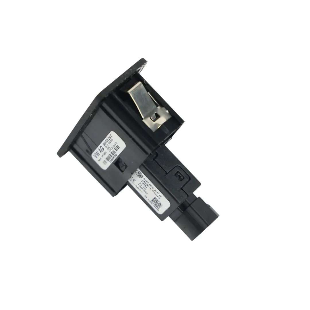 Volkswagen Caddy Maxi 2k Passat 3G Gniazdo USB Aux Media - SKU 3G0035222C - Numer Części 3G0035222C