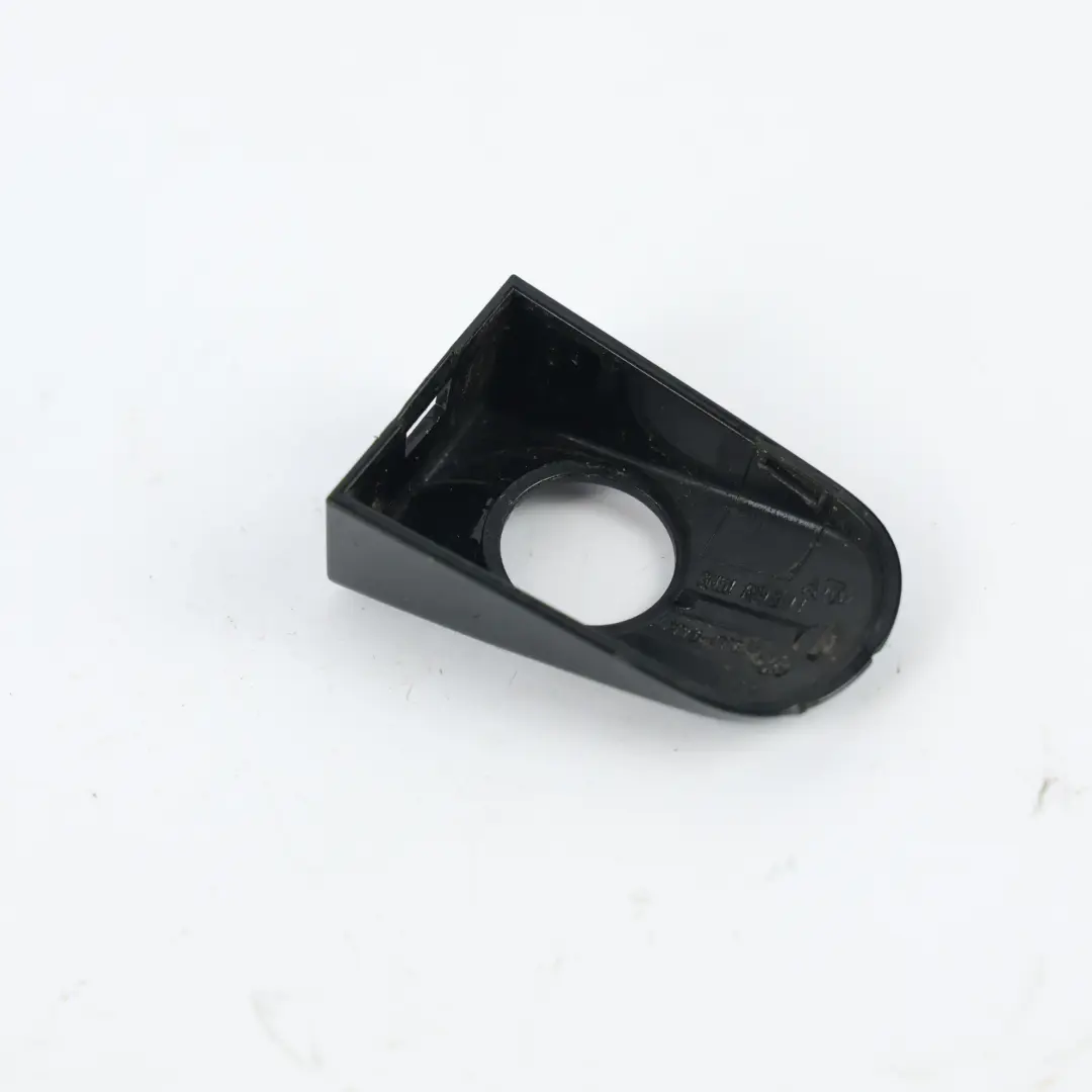 Ford Focus Mk3 Zaślepka Osłona Klamki Drzwi Przedni Prawy Shadow Czarny G1 - SKU 3M51-R218A14-ACW-SHA - Numer Części 3M51-R218A14-ACW