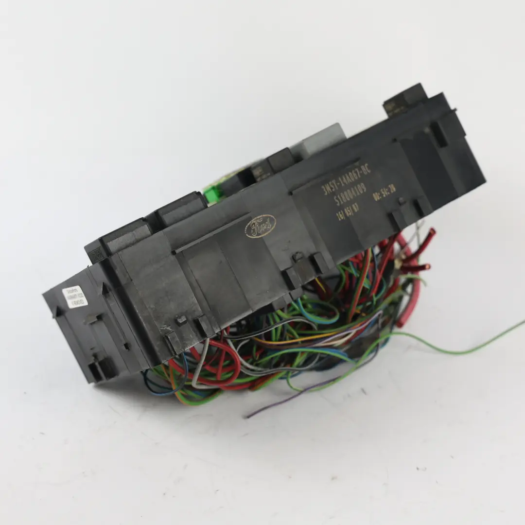 St2 Mk2 Motorraum Sicherungskasten Halter 3M5H-14A067-BC für Ford Focus mit Teilenummer 3M5T-14A067-BC Ford Focus St2 Mk2 Motorraum Sicherungskasten Halter 3M5H-14A067-BC - SKU 3M5T-14A067-BC - Teilenummer 3M5T-14A067-BC