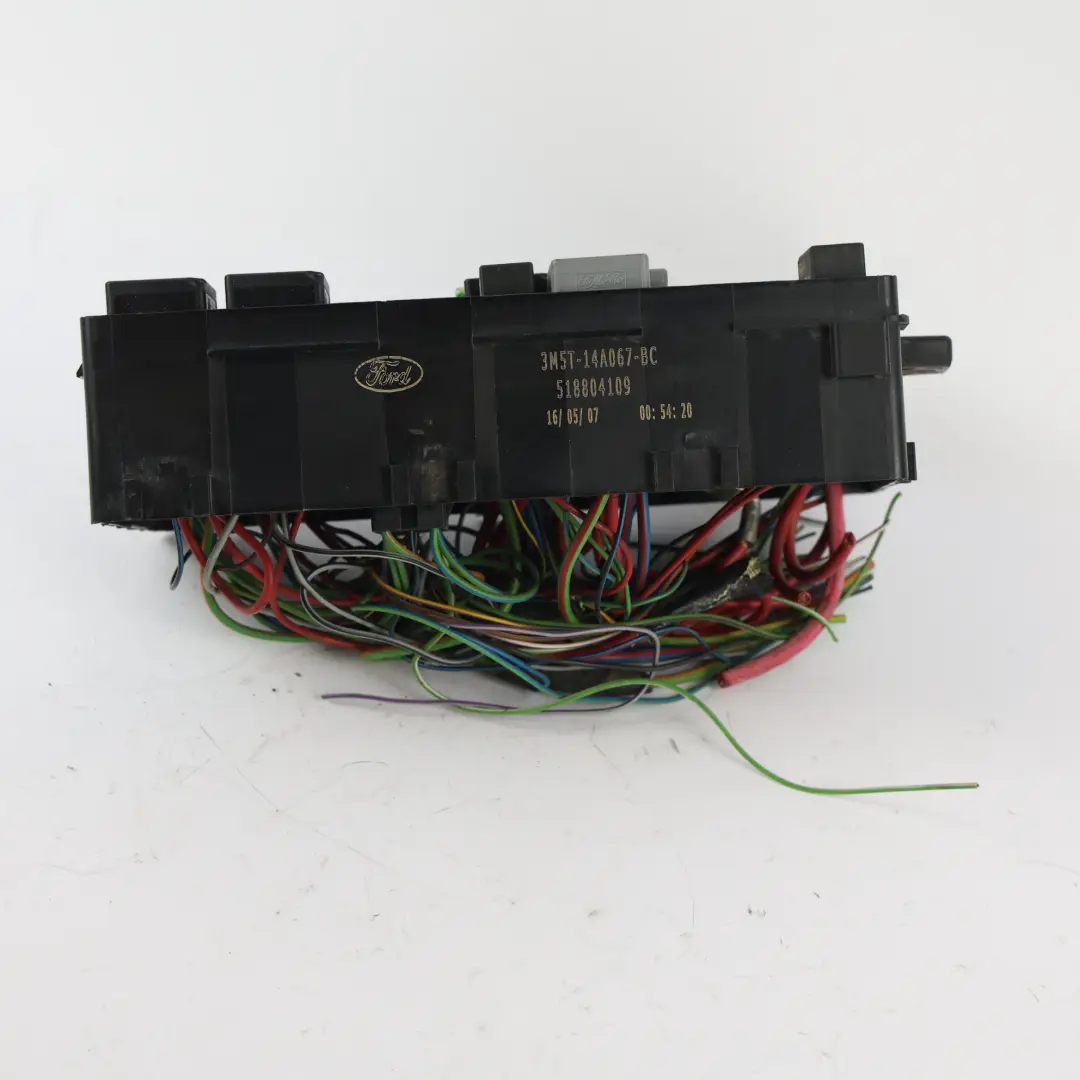ST2 MK2 Caja Fusibles Motor Portafusibles 3M5H-14A067-BC para Ford Focus con número de pieza 3M5T-14A067-BC Ford Focus ST2 MK2 Caja Fusibles Motor Portafusibles 3M5H-14A067-BC - SKU 3M5T-14A067-BC - Número de pieza 3M5T-14A067-BC