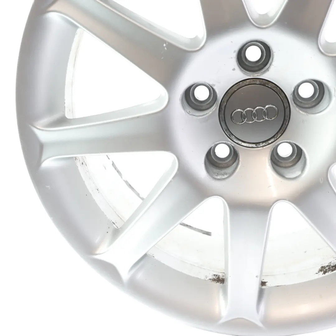 Jante Alliage Argent 19" 7,5J ET:45 9 Branches pour Audi A6 C6 à propos du numéro de pièce 4F0601025J Audi A6 C6 Jante Alliage Argent 19" 7,5J ET:45 9 Branches - SKU 4F0601025J-1 - Numéro de pièce 4F0601025J