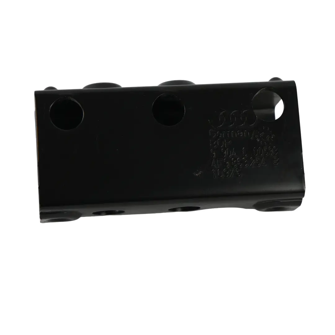 4F Supporto Sistema Rotaia Bagagliaio Anteriore Destro per Audi A6 con numero di parte 4F9863254B Audi A6 4F Supporto Sistema Rotaia Bagagliaio Anteriore Destro - SKU 4F9863254B - Numero di parte 4F9863254B