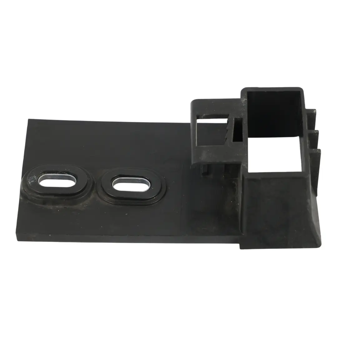 Klips Mocowania Listwy Przedniego Zderzaka Lewy do Audi A8 D4 o numerze 4H0807135D Audi A8 D4 Klips Mocowania Listwy Przedniego Zderzaka Lewy - SKU 4H0807135D - Numer Części 4H0807135D