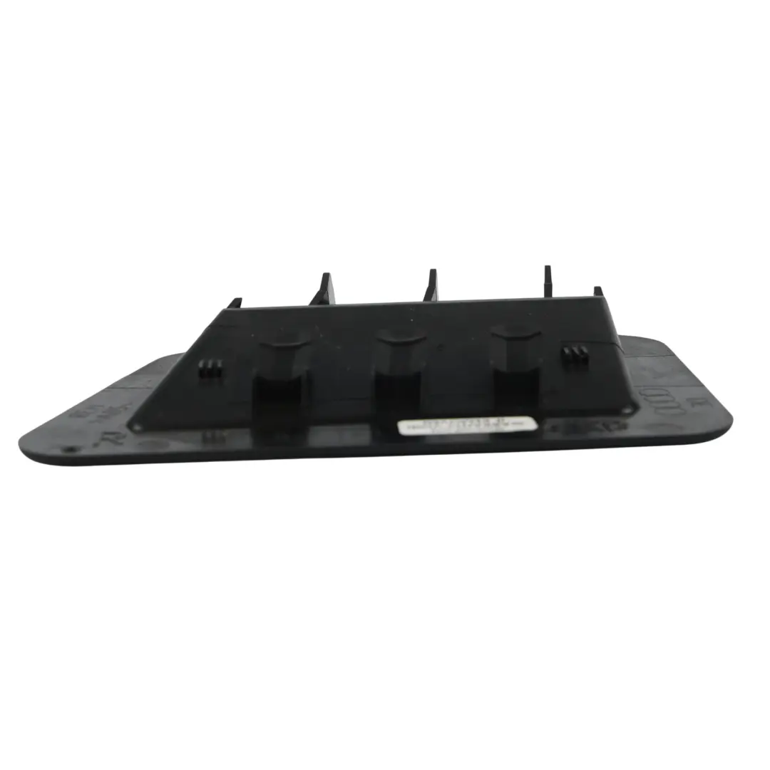 Wylot Dolot Powietrza Dolny Przód Prawo Czarny do Audi A8 4H D4 o numerze 4H0819168 Audi A8 4H D4 Wylot Dolot Powietrza Dolny Przód Prawo Czarny - SKU 4H0819168 - Numer Części 4H0819168