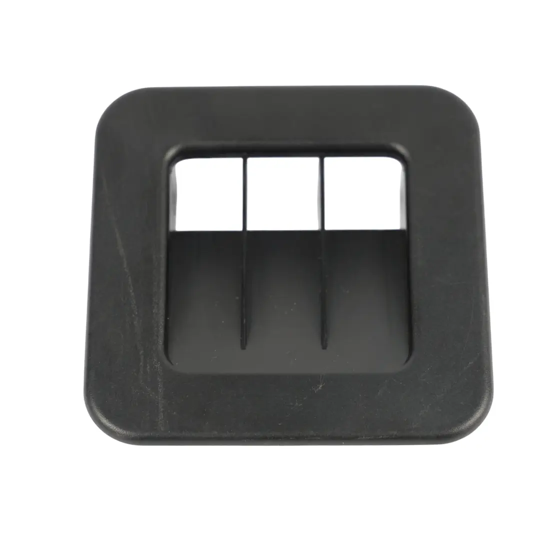 Grille Aération Sortie Air Noir Avant Droit pour Audi A8 D4 à propos du numéro de pièce 4H0819624 Audi A8 D4 Grille Aération Sortie Air Noir Avant Droit - SKU 4H0819624 - Numéro de pièce 4H0819624